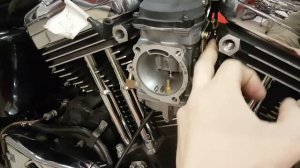 Установка и регулировка тросиков газа на Harley-Davidson Sportster.