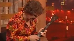 ПОЕЗД ДОМОЙ--гениальная игра на балалайке онлайн .flv