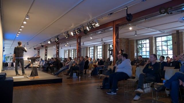 microXchg 2018 - Cloud-native Microservices - Timo Derstappen смотреть онлайн