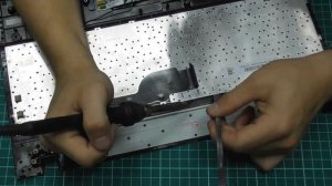 Samsung NP305V5A замена клавиатуры в топкейсе