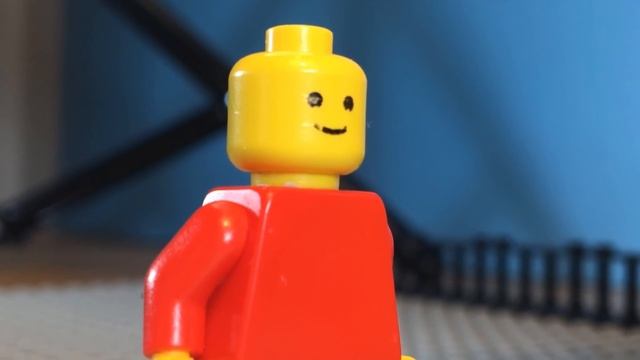 Lego Man steps on a Lego смотреть онлайн
