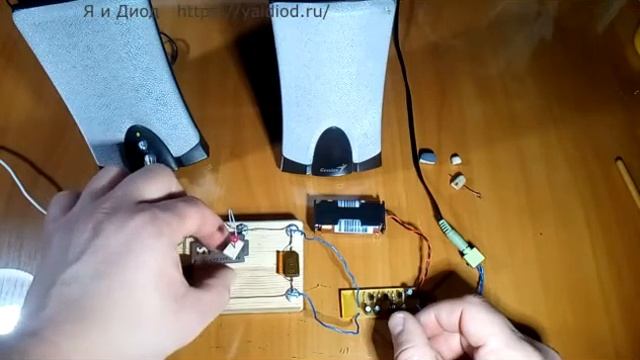 Графитовый детектор из лезвия и карандаша смотреть онлайн