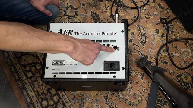 Prova amplificatore AER Compact 60/4 per chitarra e voce, test con diversi tipi di strumento смотреть онлайн