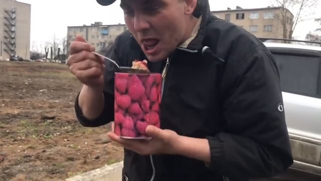 ВЛОГ: 4 Банки очень вкусной еды , Лопай попой!!! смотреть онлайн