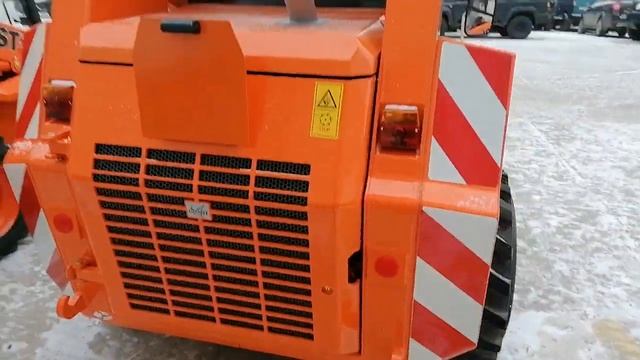 Locust мини погрузчики. смотреть онлайн