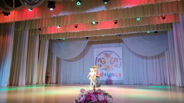 Ехал мужик на ярмарку. Анапа. Карнавал. смотреть онлайн