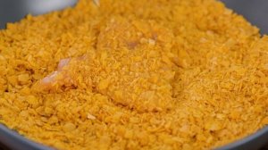 Куриное филе в панировке из кукурузных хлопьев с хрустящей корочкой или наггетсы из духовке