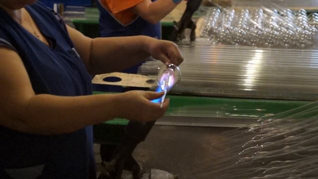 фабрика елочных игрушек "Иней", производство смотреть онлайн