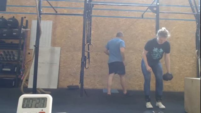 Карантин. День #49. Кроссфит тренировка-онлайн. Будь сильным! смотреть онлайн