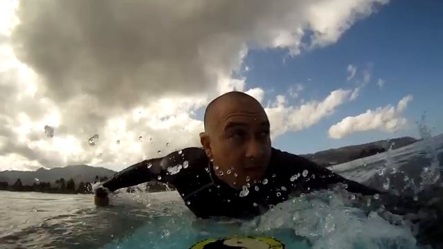 Duck Diving a Longboard смотреть онлайн