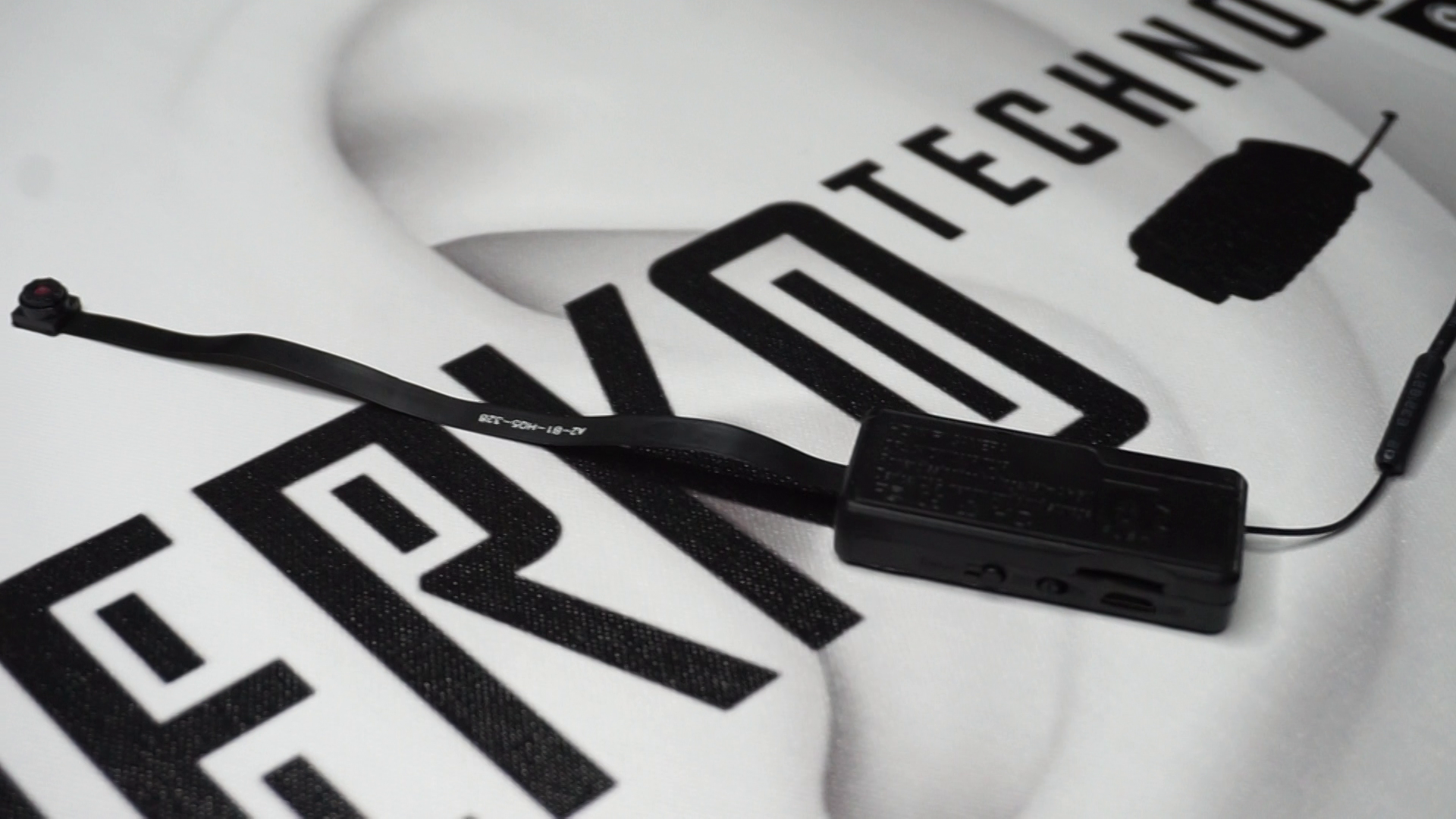 DERKO TECHNOLOGY - МАГАЗИН МИКРОНАУШНИКОВ И МИКРОКАМЕР. WI-FI МИКРОКАМЕРА «E300» FULL HD смотреть онлайн