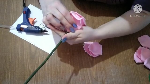 Интерьерные розы из изолона своими руками.Проще уже не придумаешь)))Мастер класс. смотреть онлайн