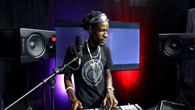 LATEST URBAN HITS125 ALLSTAR MIXXTAPE смотреть онлайн