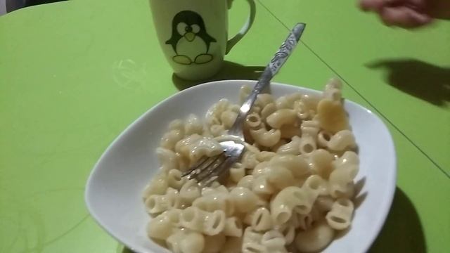 кушаю макароны пю чй 1 минуту и 37(38) секунд под бит стиральной машины (1 часть)