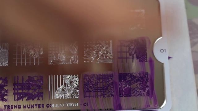 MoYou Trend Hunter 01 Review & Swatches - Обзор пластины для стемпинга