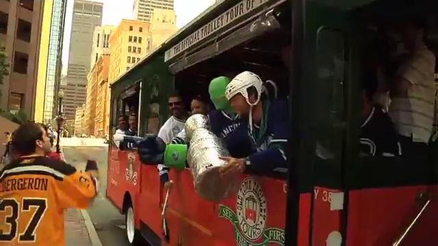 Зелёные Человечки приехали в Бостон/ 06/06 2011 смотреть онлайн