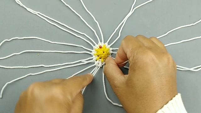 DIY Macrame Keychain Cosmos Flower | Macrame Keychain Tutorial смотреть онлайн