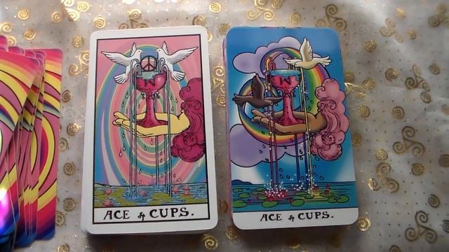 Groovy Waite Tarot: Flip Thru & Comparison смотреть онлайн