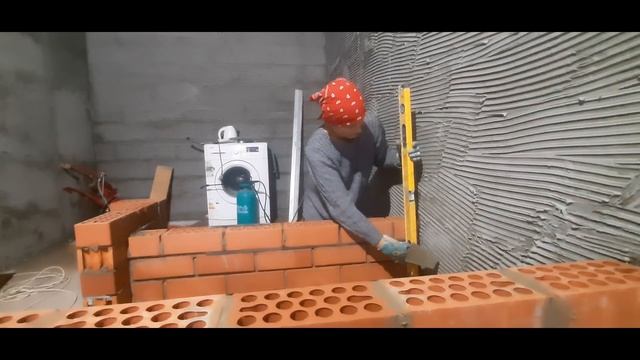 Женщина сама строит дом для своей семьи смотреть онлайн