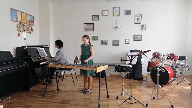 1. И.Иордан «Охота за бабочкой» 2. Д. Шстакович «Танец» смотреть онлайн