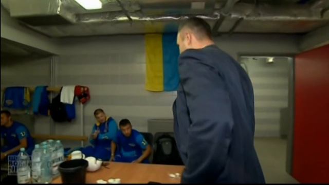 Виталий Кличко зашел в раздевалку к УСИКУ перед боем смотреть онлайн