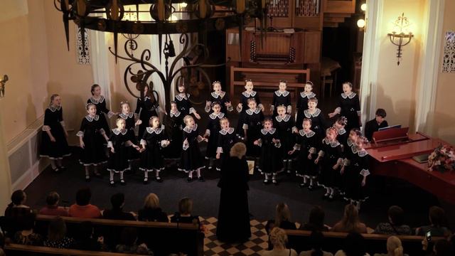 Елена Поплянова «Одолжи мне крылья» В.Татаринов, аранж. Л. Гайда. Хор "Небесные ласточки" г. Киров смотреть онлайн