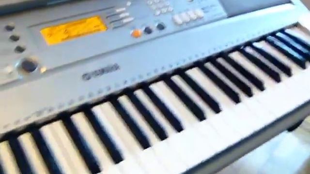 (Vende-se) Teclado Yamaha PSR-E303 - Em excelente estado, novinho! смотреть онлайн