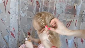 Трехпрядная коса, прическа для девочки