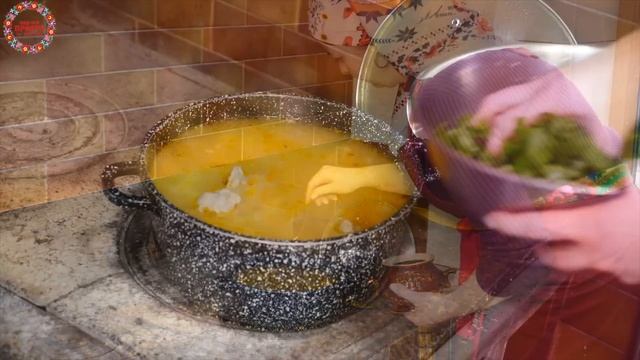 ВАРИМО УКРАЇНСЬКИЙ ЗЕЛЕНИЙ БОРЩ ЗА СТАРОДАВНІМ РЕЦЕПТОМ БАБУСІ! смотреть онлайн