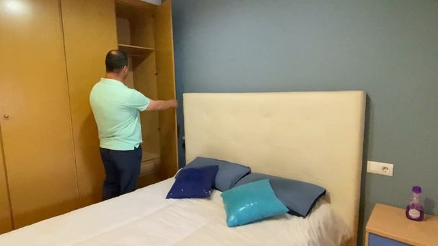 Отличная квартира в Испании с ремонтом, 1 км до пляжа. 4 комнаты первый этаж в доме без патио. смотреть онлайн