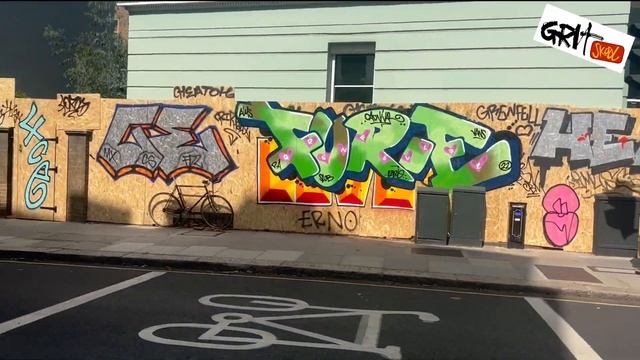 NOTTINGHILL CARNIVAL 2022 GRAFFITI WALK - ( KELAVISION GRIT SCHOOL BOARD'ER PATROL) смотреть онлайн