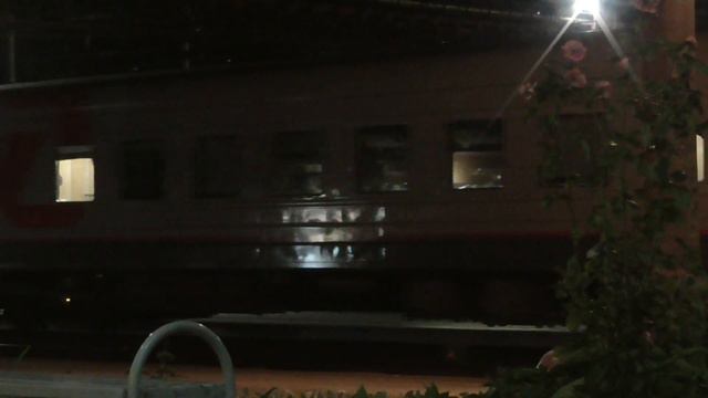 2ЭС4К с поездом №572 Адлер-Москва