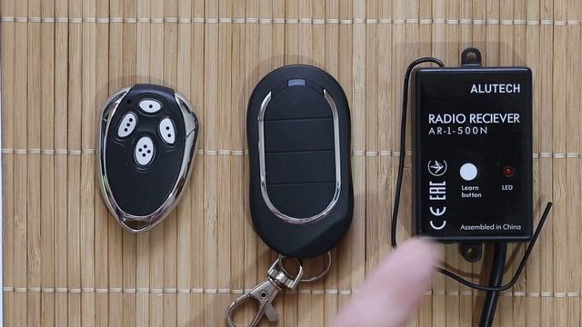 Запись пульта AT-4N (AT-4) в приемник AR-1-500N для ворот и шлагбаума Алютех смотреть онлайн
