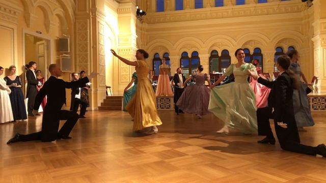 Мазурка, Ансамбль «Танец весны». Московский Сретенский бал в ГУМе - 16.02.2020г. смотреть онлайн