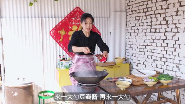 农家回锅肉肥而不腻，大肉片晶莹透亮，一咬一嘴油，越嚼越香 смотреть онлайн