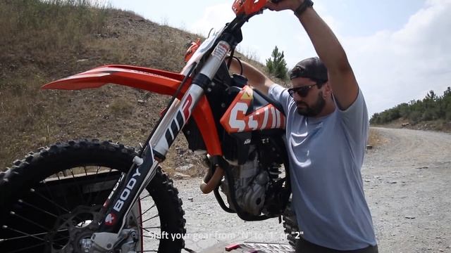 Loading / Unloading Dirt Bike - SOLO смотреть онлайн