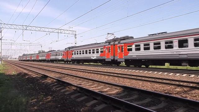 Электропоезд ЭД4М-0465 (ТЧ-7) пригородный поезд "РЭКС/Спутник" №7120 Москва - Раменское. смотреть онлайн