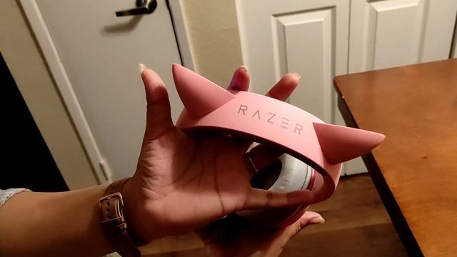 Razer KRAKEN Wireless BT Kitty Edition Unboxing and Setup смотреть онлайн