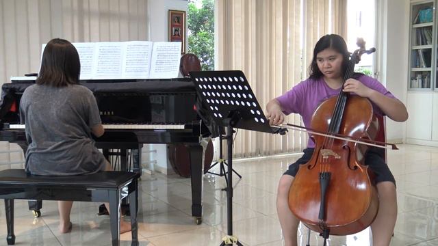 Sonata in C major, Jean Baptiste Breval. Febie Devina accomp. Midori Yeriko смотреть онлайн