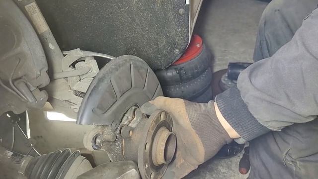 Замена передней ступицы на Шкода Октавия А5, Фольксваген Гольф 6. (Skoda Octavia A5, VW Golf)
