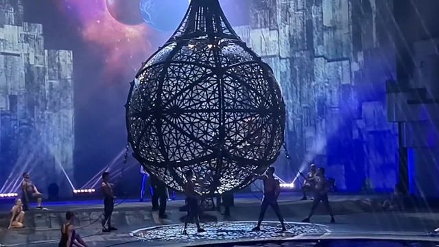 Такого вы точно еще не видели! La perle, Dubai Show смотреть онлайн