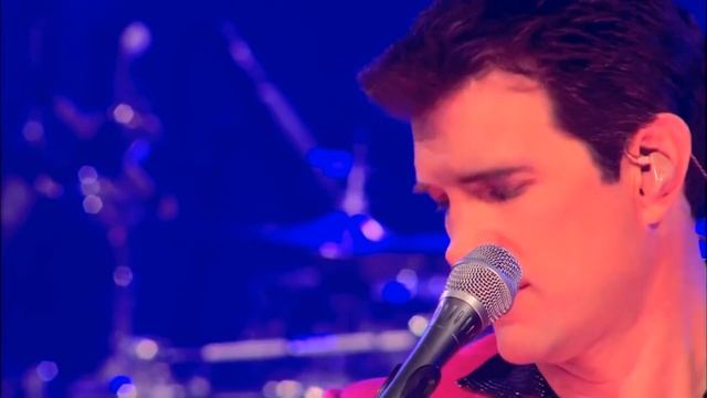 CHRIS ISAAK -  Live In Concert.  P. S . RAUL MALO