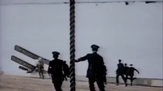 Принимай эскадрон, господин подпоручик! - стихи С. Старыгина смотреть онлайн