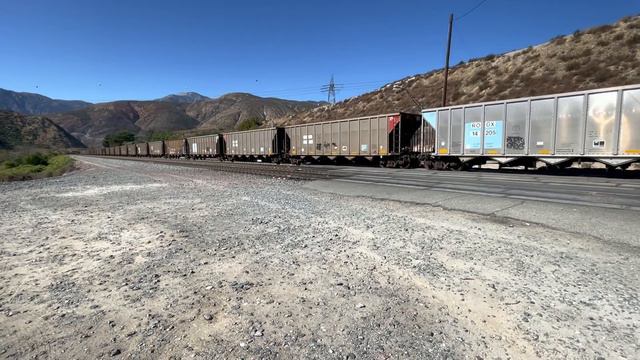 Nine Power Units haul a empty coal train up Cajon Pass today! смотреть онлайн