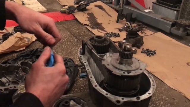 Замена китайской цепи на оригинал в раздатке Range Rover Nv225 смотреть онлайн