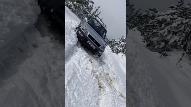 KARLI VE ÇAMURLU YOLLARDA OFFROAD YAPTIK | Toyota Rav4 XA10-Offroad