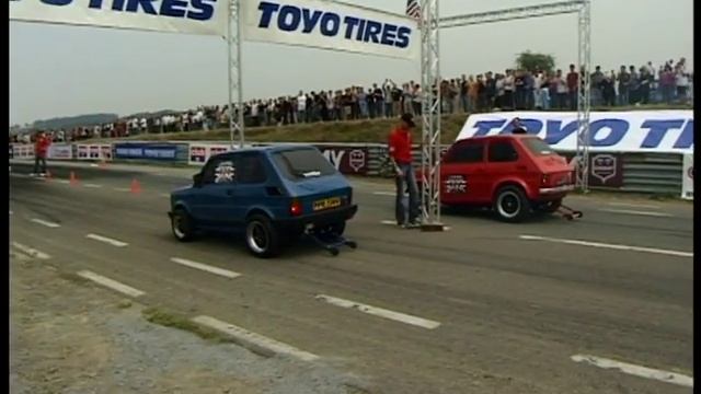 Fiat 126 V8 vs Fiat 126 V8 Battle смотреть онлайн