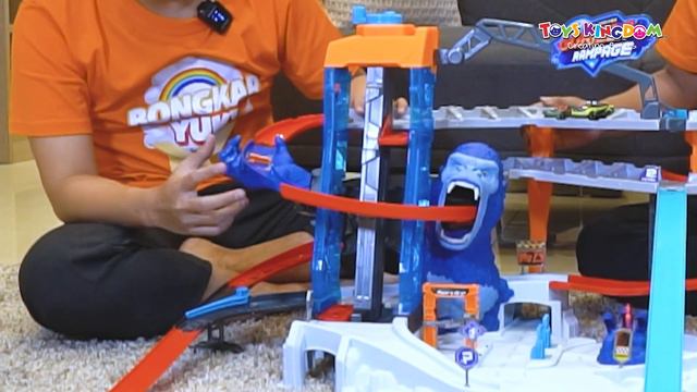 Mainan Trek Mobil Terpanjang Metal Machines Gorilla Rampage Garage Playset