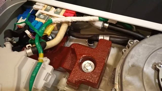 стиральная машинка с сушкой Samsung WD80K52E0ZW/LP сломалась, течет вода, ремонт смотреть онлайн
