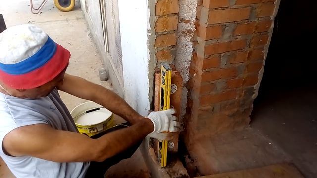 Супер каменщик 80-разряда.Прикол,стройка.